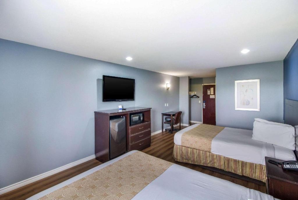 Rodeway Inn & Suites Port Arthur - Groves Buitenkant foto