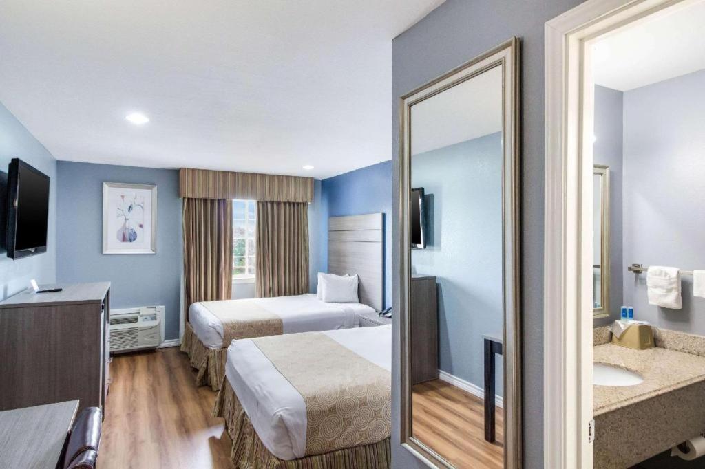 Rodeway Inn & Suites Port Arthur - Groves Buitenkant foto