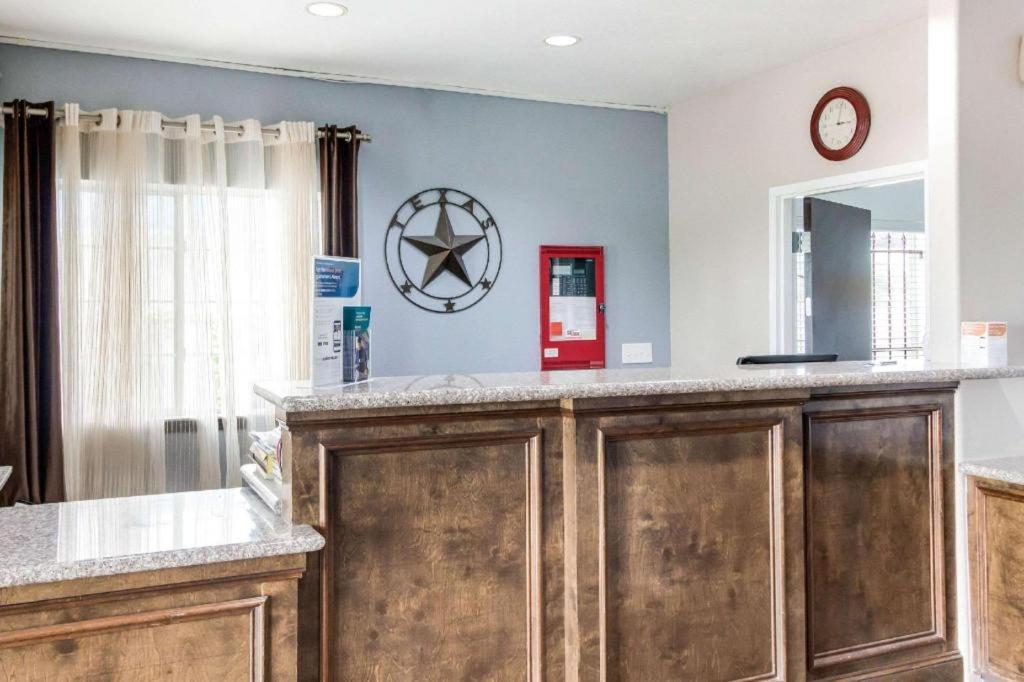 Rodeway Inn & Suites Port Arthur - Groves Buitenkant foto